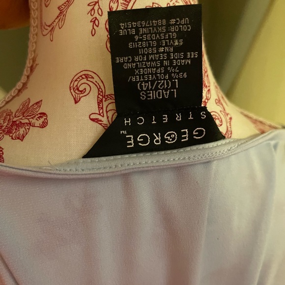 Beautiful 90s top! - Picture 2 of 2